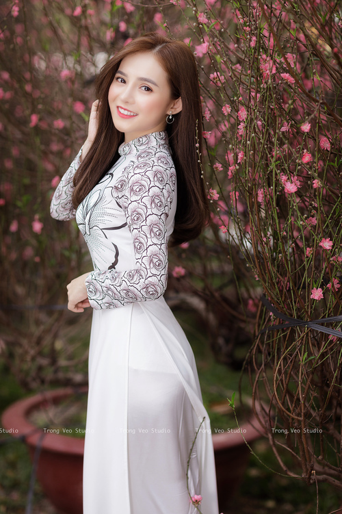 fb体育电脑版-防守球员传球方向偏好是否影响整队推进路径，传球碰到防守球员越位吗