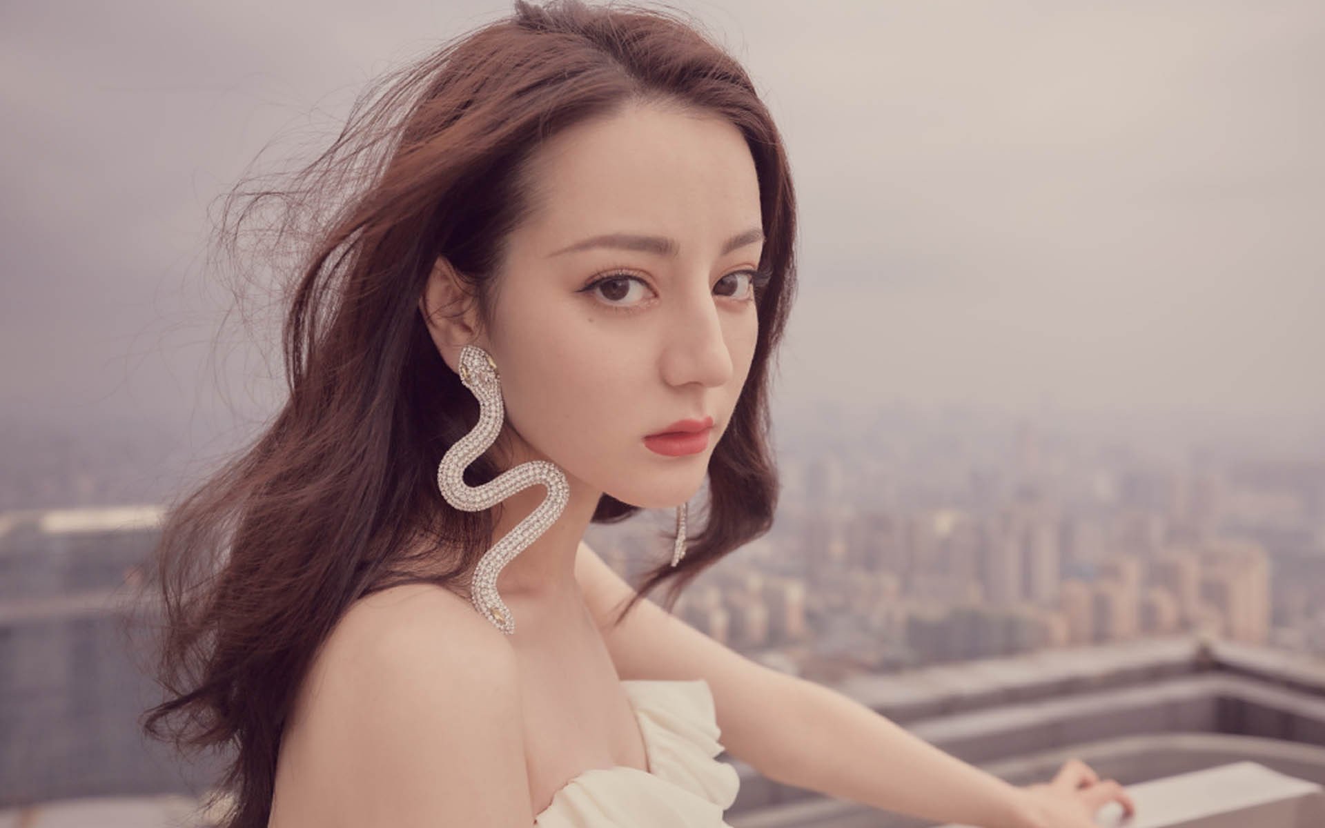 “亚戈·卡尔曼的战术智慧与强悍防守,助阿根廷美洲狮队实现飞跃”