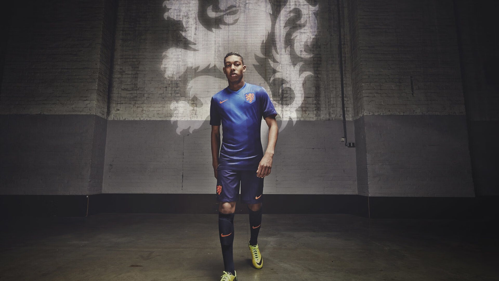 fb体育官网电脑版-德甲爆发战，教练点评球队战术改革中的关键调整点，德甲的主张